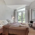 펜션 Ullvi - 3-8km From The Sea By Interhome 브로우스트